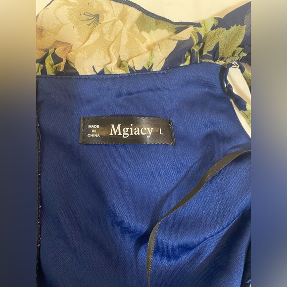 Mgiacy Off-Shoulder Blue Floral Ruffled Dress Size L - Picture 2 of 5